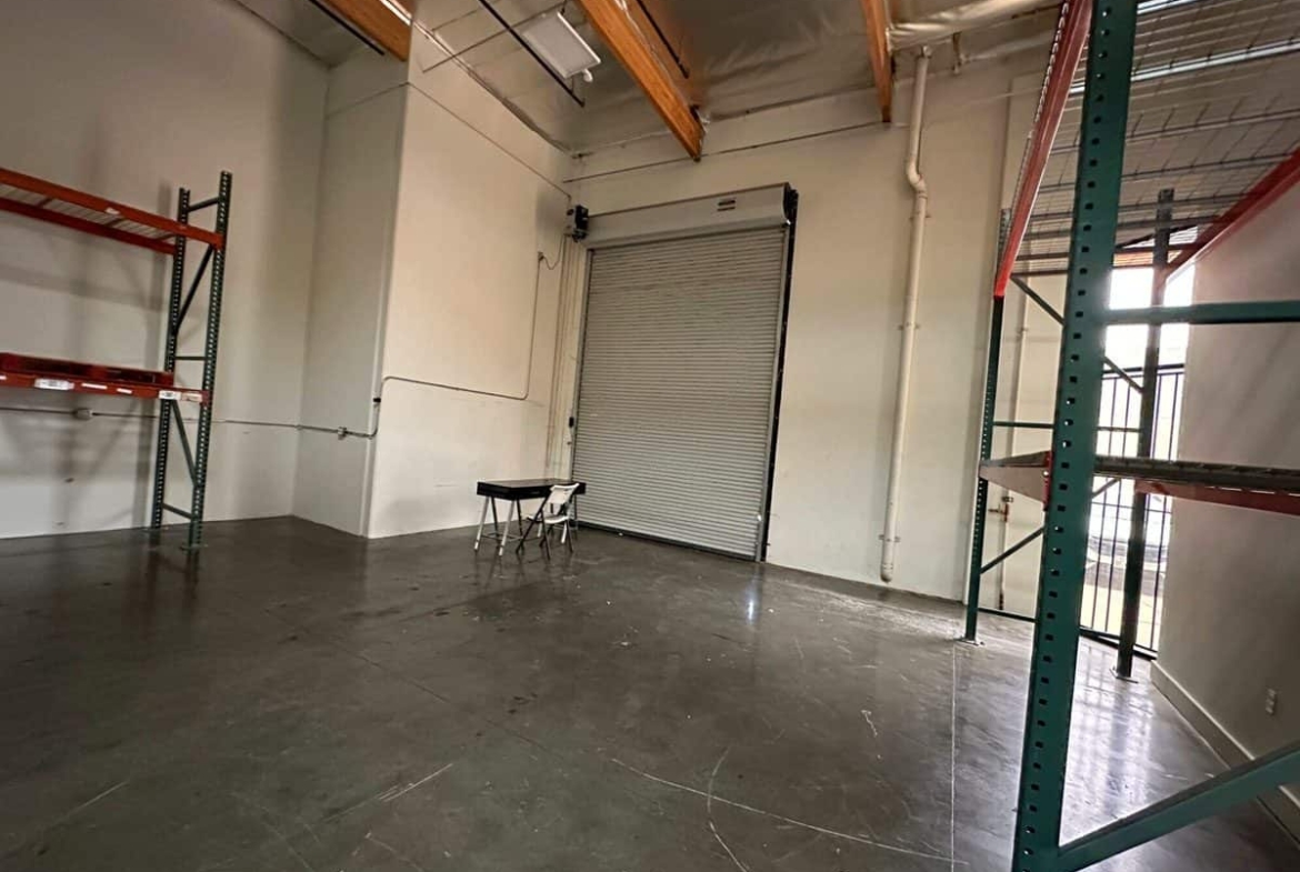 9027 Canoga Ave Canoga Park CA - Area inside property