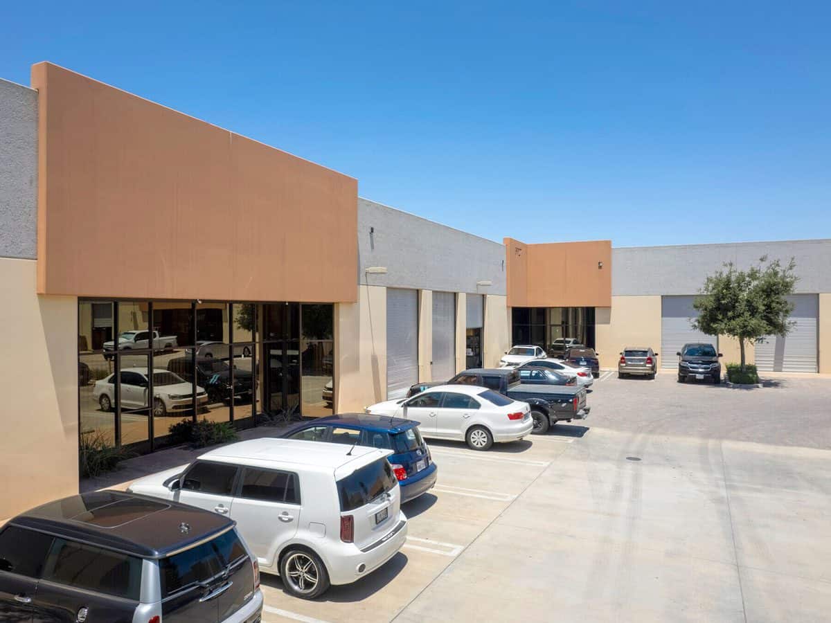 9027 Canoga Ave Canoga Park CA Building